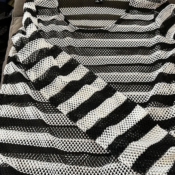 ROYAL BONES Long Sleeved Fishnet Shirt - Picture 4 of 4